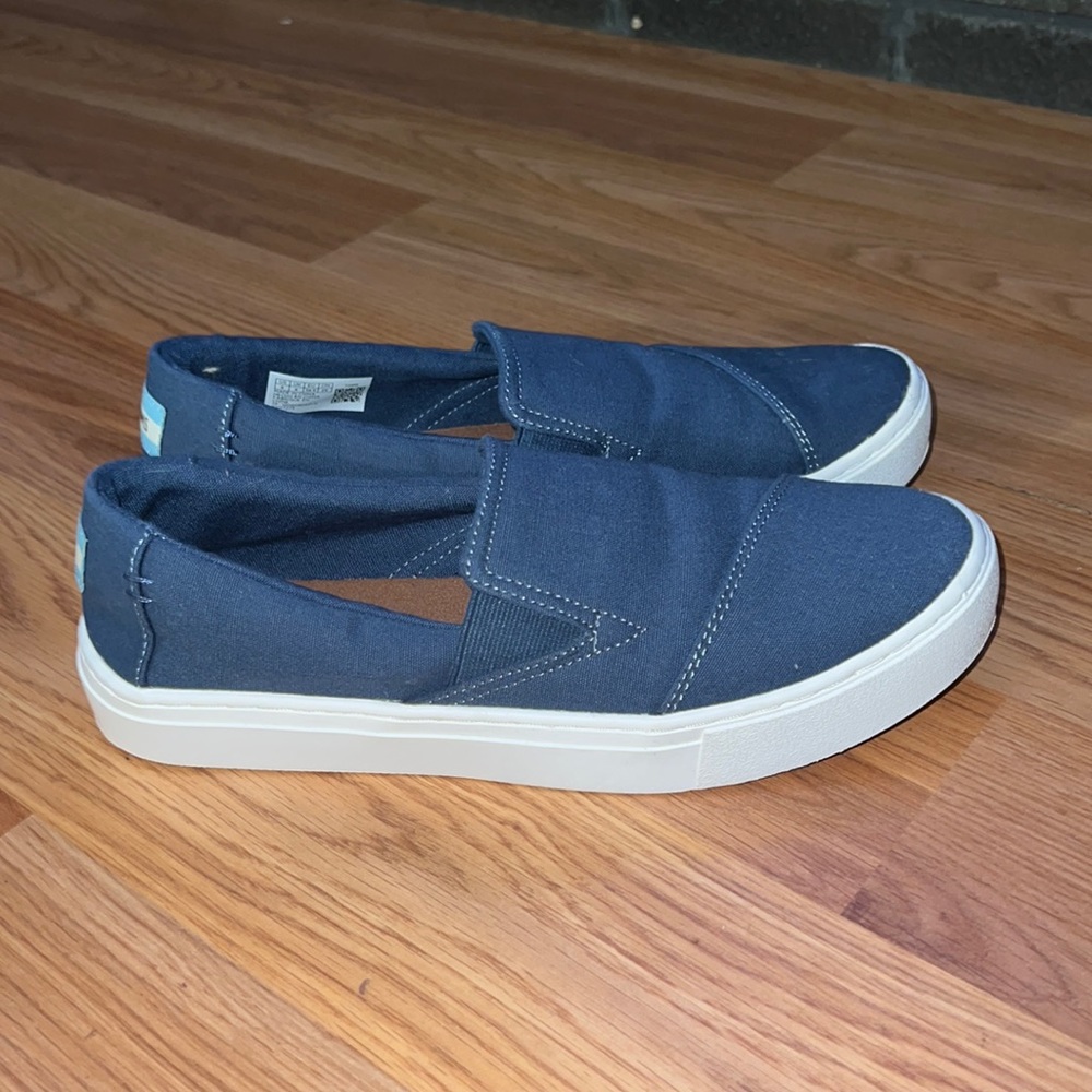 New! TOMS shoes